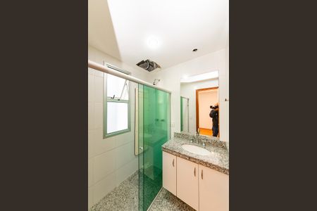 Apartamento à venda com 60m², 2 quartos e 2 vagasBanheiro da Suíte 2