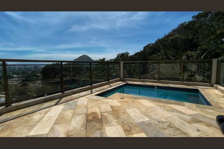 Casa de condomínio para alugar com 180m², 2 quartos e 3 vagasPiscina