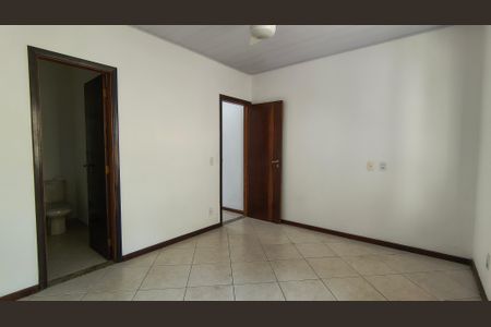 Casa de condomínio para alugar com 180m², 2 quartos e 3 vagasSuíte 2