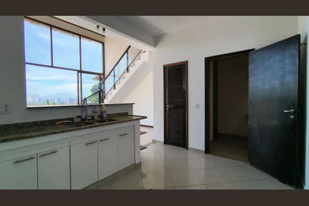 Casa de condomínio para alugar com 180m², 2 quartos e 3 vagasCozinha 