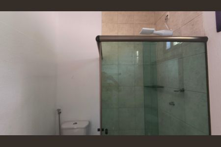 Casa de condomínio para alugar com 180m², 2 quartos e 3 vagasBanheiro da Suíte 1