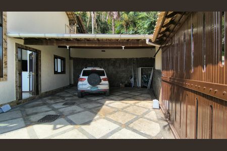 Casa de condomínio para alugar com 180m², 2 quartos e 3 vagasQuintal 