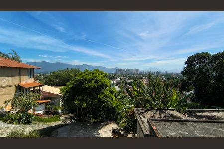 Casa de condomínio para alugar com 180m², 2 quartos e 3 vagasVista do quintal 