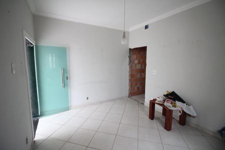 Sala de casa para alugar com 4 quartos, 180m² em Glória, Contagem