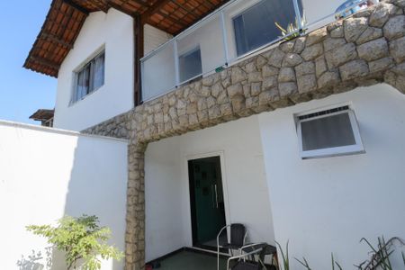 Casa para alugar com 180m², 3 quartos e 4 vagasFachada