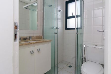 Apartamento à venda com 70m², 2 quartos e 1 vaga Apartamento à venda com 70m², 2 quartos e 1 vagaBanheiro da suíte