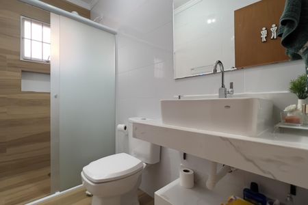 Casa à venda com 180m², 5 quartos e 2 vagas Casa à venda com 180m², 5 quartos e 2 vagasBanheiro 2