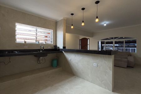 Casa à venda com 180m², 5 quartos e 2 vagas Casa à venda com 180m², 5 quartos e 2 vagasCozinha