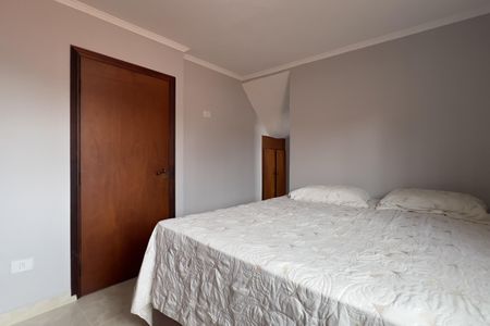 Casa à venda com 180m², 5 quartos e 2 vagas Casa à venda com 180m², 5 quartos e 2 vagasSuíte