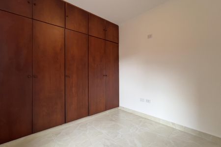 Casa à venda com 180m², 5 quartos e 2 vagas Casa à venda com 180m², 5 quartos e 2 vagasQuarto 4