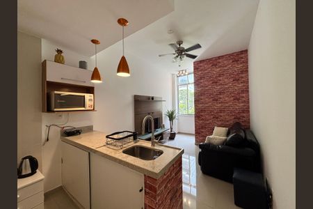 Sala de apartamento para alugar com 1 quarto, 35m² em Copacabana, Rio de Janeiro