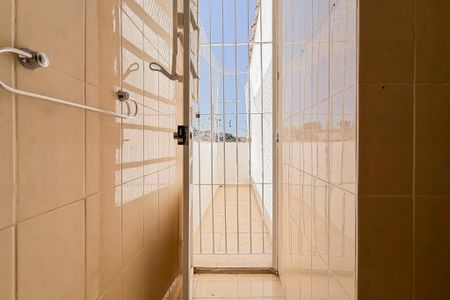 Casa à venda com 80m², 2 quartos e 2 vagas Casa à venda com 80m², 2 quartos e 2 vagasBanheiro