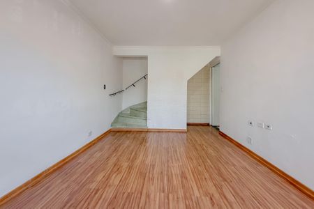 Casa à venda com 80m², 2 quartos e 2 vagas Casa à venda com 80m², 2 quartos e 2 vagasSala