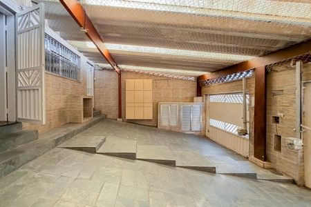 Garagem de casa à venda com 2 quartos, 80m² em Vila Mariana, São Paulo