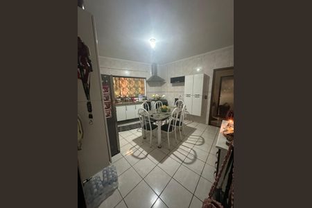 Casa à venda com 137m², 3 quartos e 3 vagas Casa à venda com 137m², 3 quartos e 3 vagasCozinha