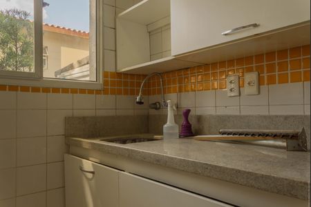 Casa de condomínio à venda com 80m², 3 quartos e 1 vagaÁrea de Serviço