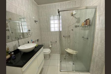 Casa à venda com 100m², 4 quartos e 2 vagasBanheiro 1