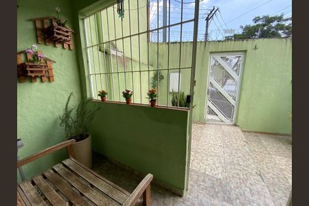 Casa à venda com 100m², 4 quartos e 2 vagasVaranda