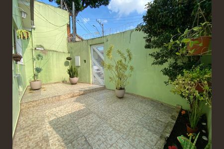 Casa à venda com 100m², 4 quartos e 2 vagasQuintal