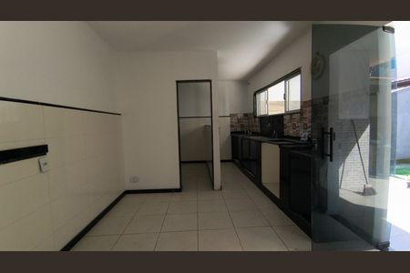Casa de condomínio à venda com 128m², 4 quartos e 1 vaga Casa de condomínio à venda com 128m², 4 quartos e 1 vagaCozinha