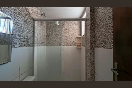 Casa de condomínio à venda com 128m², 4 quartos e 1 vaga Casa de condomínio à venda com 128m², 4 quartos e 1 vagaBanheiro da Suíte 2
