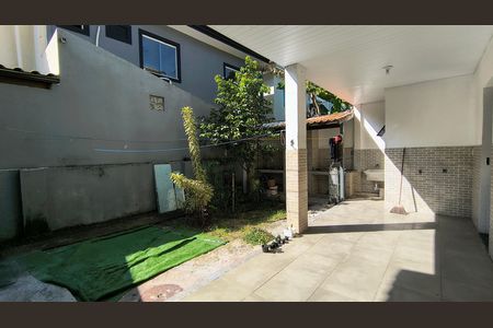 Casa de condomínio à venda com 128m², 4 quartos e 1 vaga Casa de condomínio à venda com 128m², 4 quartos e 1 vagaQuintal