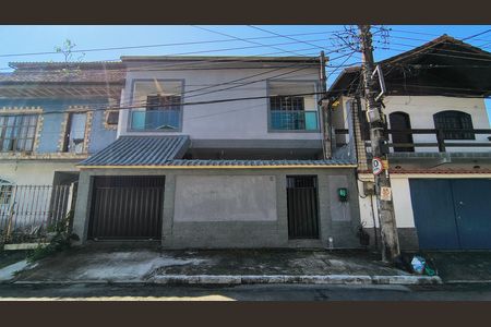 Casa de condomínio à venda com 128m², 4 quartos e 1 vaga Casa de condomínio à venda com 128m², 4 quartos e 1 vagaFachada da Casa