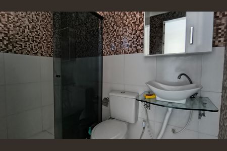 Casa de condomínio à venda com 128m², 4 quartos e 1 vaga Casa de condomínio à venda com 128m², 4 quartos e 1 vagaBanheiro da Suíte 1