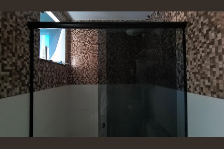 Casa de condomínio à venda com 128m², 4 quartos e 1 vaga Casa de condomínio à venda com 128m², 4 quartos e 1 vagaBanheiro da Suíte 1