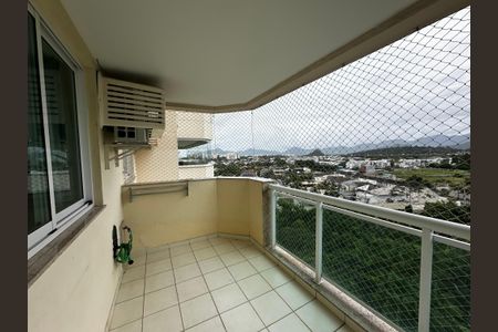 Apartamento à venda com 70m², 1 quarto e 1 vaga Apartamento à venda com 70m², 1 quarto e 1 vagaVaranda