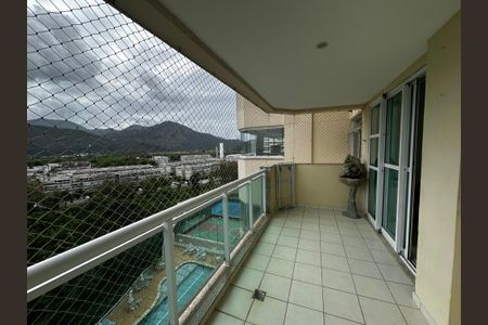 Apartamento à venda com 70m², 1 quarto e 1 vaga Apartamento à venda com 70m², 1 quarto e 1 vagaVaranda