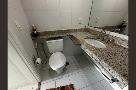 Apartamento à venda com 70m², 1 quarto e 1 vaga Apartamento à venda com 70m², 1 quarto e 1 vagaBanheiro