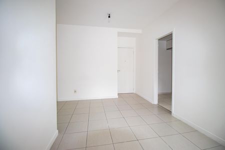 Sala de apartamento para alugar com 3 quartos, 65m² em Vicente de Carvalho, Rio de Janeiro