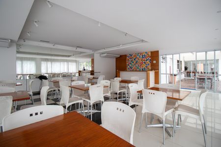 Apartamento à venda com 65m², 3 quartos e 1 vaga Apartamento à venda com 65m², 3 quartos e 1 vagaÁrea comum - Salão de festas