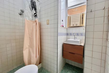 Apartamento para alugar com 70m², 3 quartos e sem vagaBanheiro da suíte 