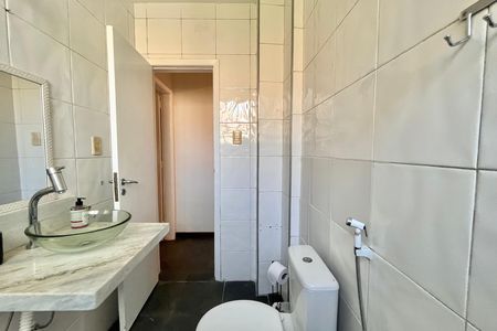 Apartamento para alugar com 70m², 3 quartos e sem vagaBanheiro social 