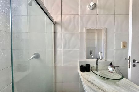 Apartamento para alugar com 70m², 3 quartos e sem vagaBanheiro social 