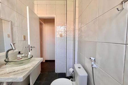 Apartamento para alugar com 70m², 3 quartos e sem vagaBanheiro social 