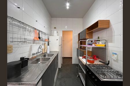 Cozinha de apartamento para alugar com 3 quartos, 70m² em Copacabana, Rio de Janeiro