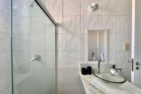 Apartamento para alugar com 70m², 3 quartos e sem vagaBanheiro social 