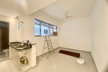 Quarto  de kitnet/studio para alugar com 1 quarto, 40m² em Leblon, Rio de Janeiro