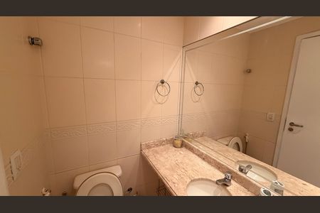 Banheiro da Suíte de apartamento para alugar com 2 quartos, 63m² em Setor Bela Vista, Goiânia