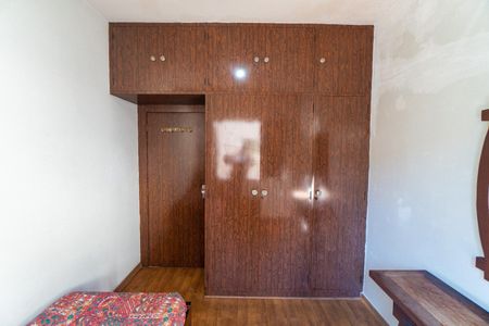 Casa à venda com 243m², 4 quartos e 3 vagas Casa à venda com 243m², 4 quartos e 3 vagasQuarto 3