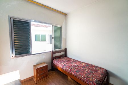 Casa à venda com 243m², 4 quartos e 3 vagas Casa à venda com 243m², 4 quartos e 3 vagasQuarto 3