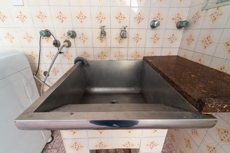 Casa à venda com 243m², 4 quartos e 3 vagas Casa à venda com 243m², 4 quartos e 3 vagasÁrea de Serviço