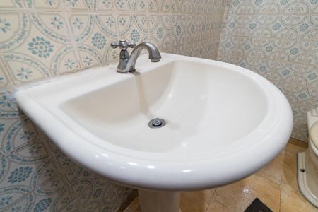 Casa à venda com 243m², 4 quartos e 3 vagas Casa à venda com 243m², 4 quartos e 3 vagasBanheiro 2