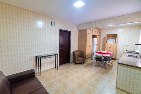 Casa à venda com 243m², 4 quartos e 3 vagas Casa à venda com 243m², 4 quartos e 3 vagasCozinha