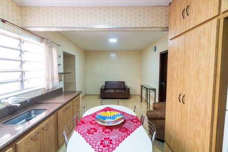 Casa à venda com 243m², 4 quartos e 3 vagas Casa à venda com 243m², 4 quartos e 3 vagasCozinha