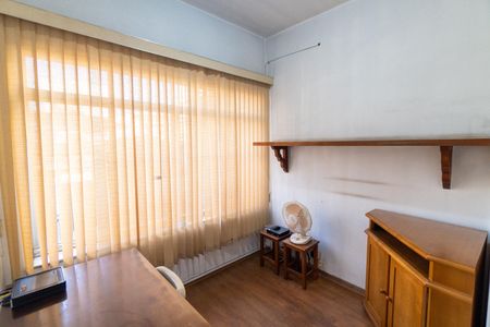 Casa à venda com 243m², 4 quartos e 3 vagas Casa à venda com 243m², 4 quartos e 3 vagasEscritório