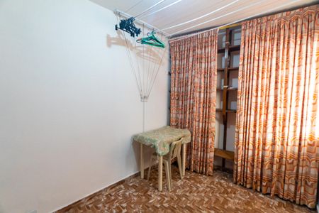 Casa à venda com 243m², 4 quartos e 3 vagas Casa à venda com 243m², 4 quartos e 3 vagasQuarto de Serviço